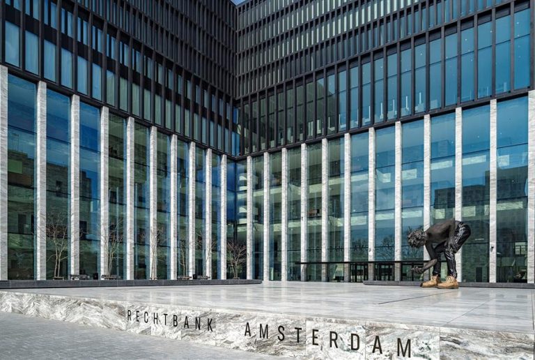 Stichting niet ontvankelijk in collectieve actie tegen AbbVie wegens gebrek aan belang